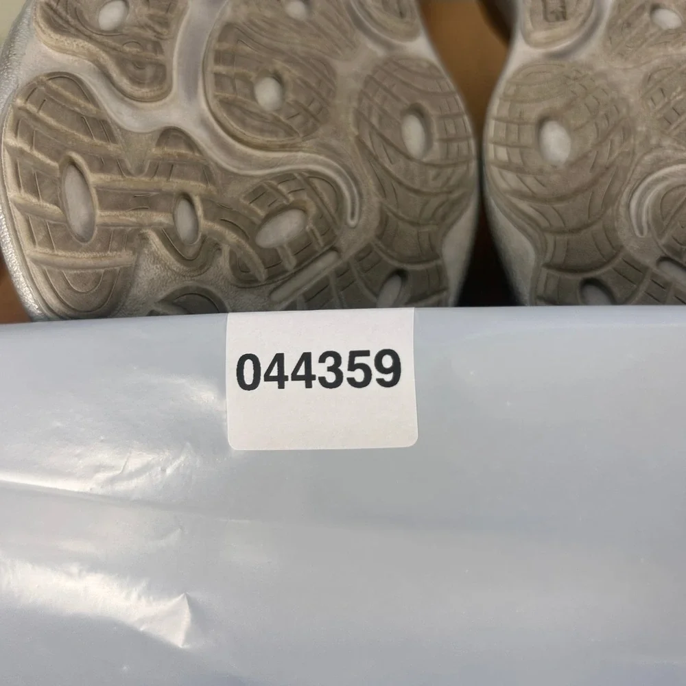 Brooks Adrenaline GTS 25 Women Running Shoes Silver Grey 1204431B184 Size 7.5